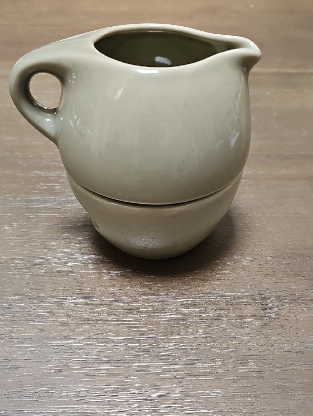 Oneida Stackable Ceramic Creamer and Sugar Bowl Set
